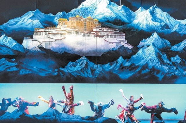 舞台上深情回望“远方的拉萨河”